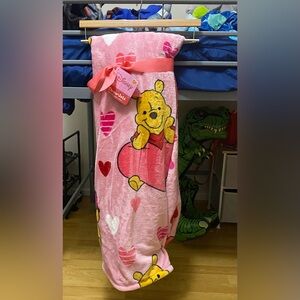 Disney Valentines Winnie-the-Pooh Blanket